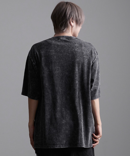 CavariA(キャバリア)の「『CavariA/キャバリア』クルーネックブラックデニムワッペンケミカル加工半袖Tシャツ(Tシャツ/カットソー・メンズ・グレー系1/スミクロ・L/M)」の14枚目の写真
