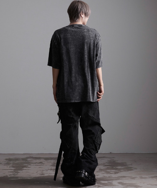CavariA(キャバリア)の「『CavariA/キャバリア』クルーネックブラックデニムワッペンケミカル加工半袖Tシャツ(Tシャツ/カットソー・メンズ・グレー系1/スミクロ・L/M)」の15枚目の写真