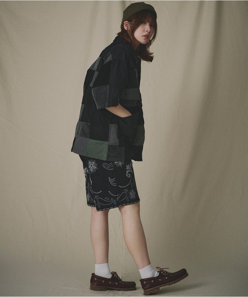 Universal Style Wear（ユニバーサルスタイルウェア）の「Universal Style Wear パッチワーク シャツ（シャツ/ブラウス・メンズ・ブラック/カーキ/オフホワイト/ベージュ・MEDIUM/LARGE/X-LARGE）」の7枚目の写真