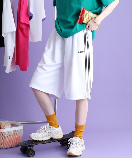 NERDY(ノルディ)の「NY バミューダ トラック パンツ(その他パンツ・メンズ・レッド/ホワイト/ブラック・SS/S/M/L)」の2枚目の写真