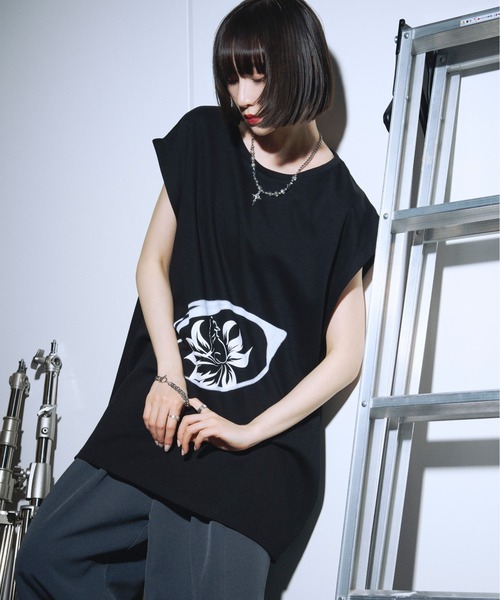 狐独(コドク)の「フォックスプリント2wayノースリーブTシャツ(Tシャツ/カットソー・メンズ・ブラック/オフホワイト・MEDIUM/LARGE)」の6枚目の写真