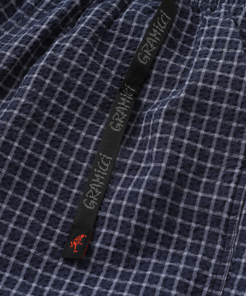 Gramicci（グラミチ）の「GRAMICCI / グラミチ O.G. SEERSUCKER LAGOON SHORT（その他パンツ・メンズ・ベージュ/ネイビー・MEDIUM/LARGE/X-LARGE）」の6枚目の写真