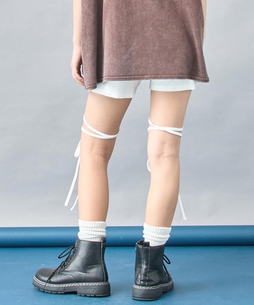 ANAP（アナップ）の「【 セルフカット調節可能 】クロスストラップバイカーレギンスパンツ（その他パンツ・レディース・ホワイト/ブラック・XS/S）」の5枚目の写真