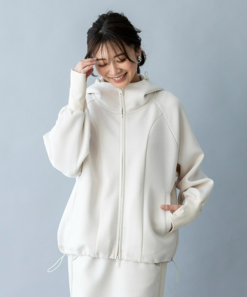 UNDOVE(アンドゥーブ)の「UNDOVE【SMART ECO JERSEY】ダブルジップ切替パーカー (リブ使い/指穴/ダブルジップ/ポケット付/防シワ/ストレッチ/イージーケア/UV/ウォッシャブル)(パーカー・レディース・アイボリー系/ブラック・X-LARGE/LARGE/MEDIUM)」の11枚目の写真