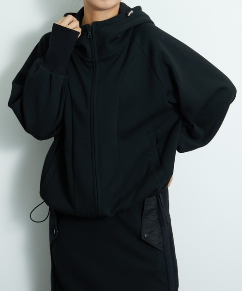 UNDOVE(アンドゥーブ)の「UNDOVE【SMART ECO JERSEY】ダブルジップ切替パーカー (リブ使い/指穴/ダブルジップ/ポケット付/防シワ/ストレッチ/イージーケア/UV/ウォッシャブル)(パーカー・レディース・アイボリー系/ブラック・X-LARGE/LARGE/MEDIUM)」の18枚目の写真