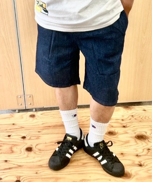 B'day(ビーデイ)の「デニムショートパンツ スーパーストレッチ(デニムパンツ・メンズ・インディゴブルー/ダークインディゴブルー・X-LARGE/LARGE/MEDIUM)」の2枚目の写真
