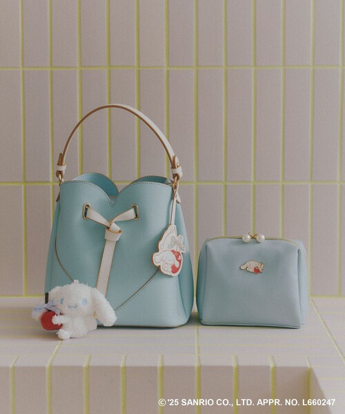 VIS(ビス)の「【シナモロール】VIS別注ぬいぐるみチャーム(チャーム・レディース・ホワイト系その他4・FREE)」の2枚目の写真