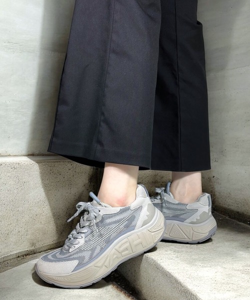 ASH（アッシュ）の「アッシュ 【EAGLE】軽量厚底スポーティースニーカー メッシュ ローリング 5cmヒール（スニーカー・レディース・ブラック×レッド/グレー/ブラック×グリーン/ホワイト/ライトグレー/ダークベージュ・36/39/38/37/35/40）」の22枚目の写真