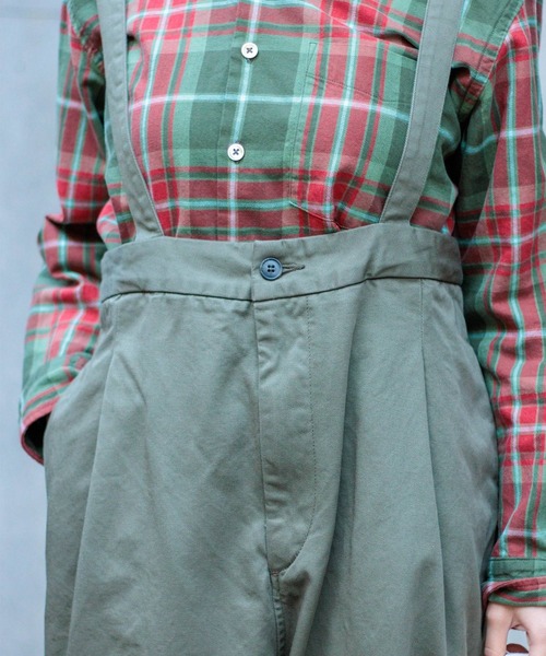 D.M.G.（ドミンゴ）の「[D.M.G. / ディーエムジー] 高密度チノクロス サスペンダーワークトラウザー（サロペット/オーバーオール・レディース・オリーブ/ベージュ・M）」の4枚目の写真