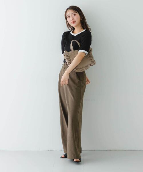 RODE SKO(ロデスコ)の「スターチャームフリルトートバッグ(トートバッグ・レディース・アイボリー/ブラック/モカ・ONE)」の7枚目の写真