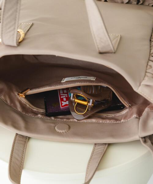 RODE SKO(ロデスコ)の「スターチャームフリルトートバッグ(トートバッグ・レディース・アイボリー/ブラック/モカ・ONE)」の12枚目の写真