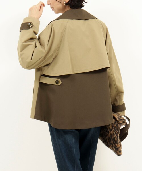 MICO COULIER（ミコクリエ）の「バイカラーショートトレンチコート（トレンチコート・レディース・チャコールグレー/キャメル・38）」の4枚目の写真