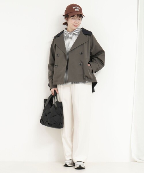 MICO COULIER（ミコクリエ）の「バイカラーショートトレンチコート（トレンチコート・レディース・チャコールグレー/キャメル・38）」の11枚目の写真