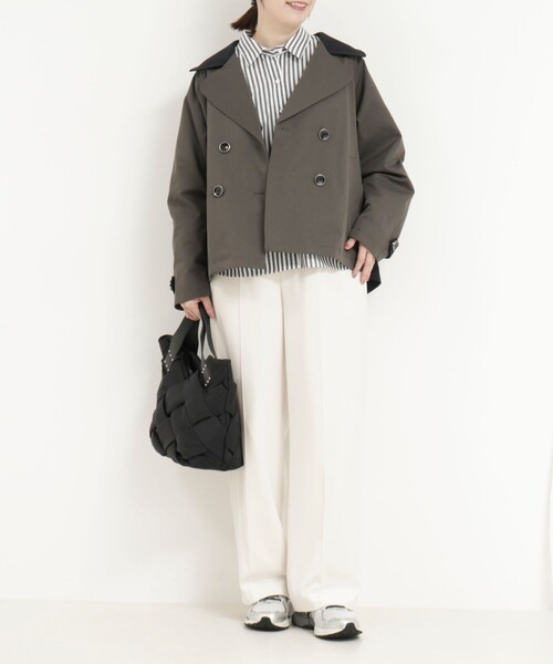 MICO COULIER（ミコクリエ）の「バイカラーショートトレンチコート（トレンチコート・レディース・チャコールグレー/キャメル・38）」の13枚目の写真