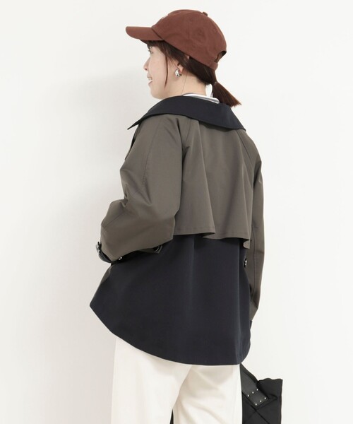 MICO COULIER（ミコクリエ）の「バイカラーショートトレンチコート（トレンチコート・レディース・チャコールグレー/キャメル・38）」の17枚目の写真