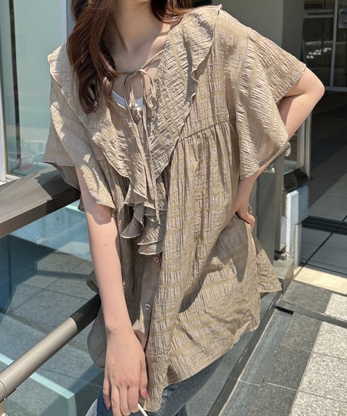 alotta(アロッタ)の「フリル衿フレアスリーブチュニックブラウス(シャツ/ブラウス・レディース・ブラウン/ホワイト・LL/L/M)」の3枚目の写真