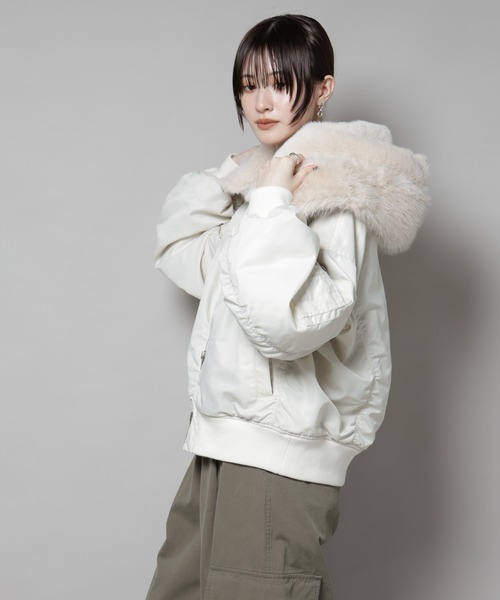 upperhights（アッパーハイツ）の「upper hights/THE U-2 HOODIE OFF WHITE（MA-1・レディース・オフホワイト・1）」の4枚目の写真