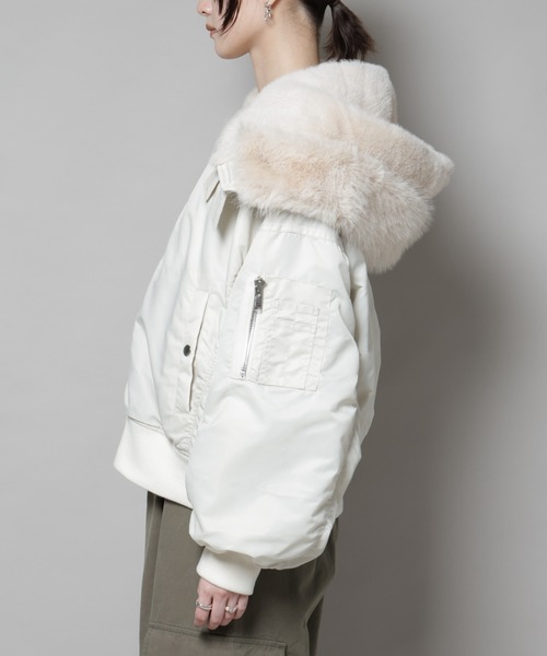 upperhights（アッパーハイツ）の「upper hights/THE U-2 HOODIE OFF WHITE（MA-1・レディース・オフホワイト・1）」の6枚目の写真