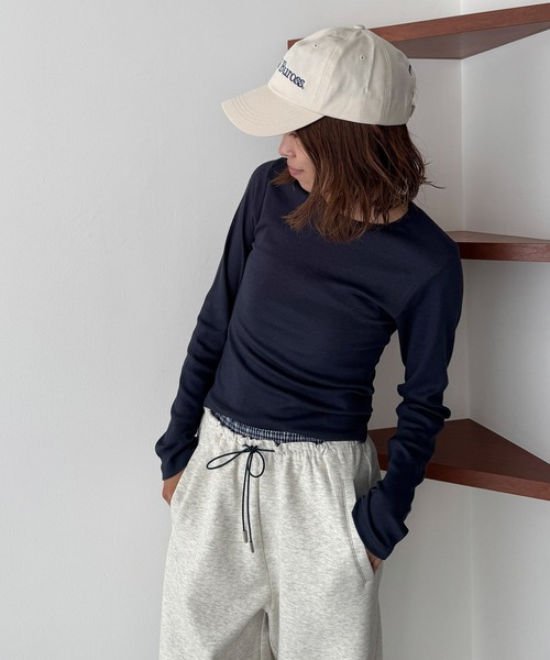 CANAL JEAN(キャナルジーン)の「El mar コットンレーヨンリブロングTシャツ(Tシャツ/カットソー・レディース・チャコールグレー/ブラック/ネイビー/ホワイト・ONE SIZE)」の4枚目の写真