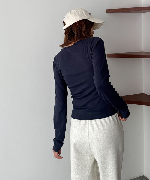 CANAL JEAN(キャナルジーン)の「El mar コットンレーヨンリブロングTシャツ(Tシャツ/カットソー・レディース・チャコールグレー/ブラック/ネイビー/ホワイト・ONE SIZE)」の13枚目の写真