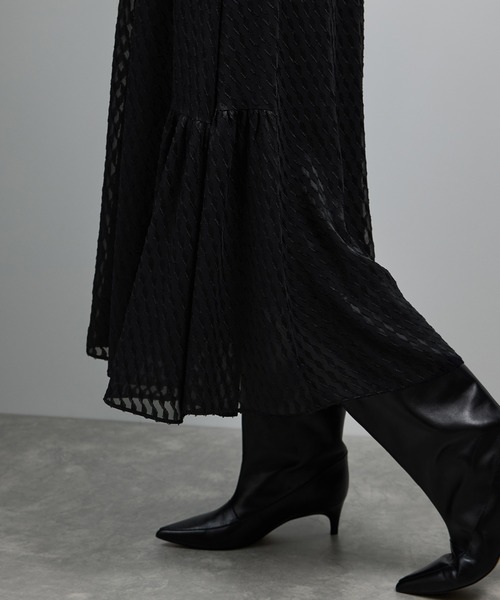 ROPE'（ロペ）の「【洗える】ロングスリーブワンピース（ジャガード/リーフプリント）【WEB・一部店舗限定】（ワンピース・レディース・ネイビー/ブラック・FREE）」の7枚目の写真