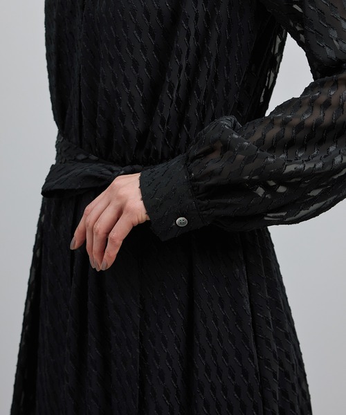 ROPE'（ロペ）の「【洗える】ロングスリーブワンピース（ジャガード/リーフプリント）【WEB・一部店舗限定】（ワンピース・レディース・ネイビー/ブラック・FREE）」の17枚目の写真