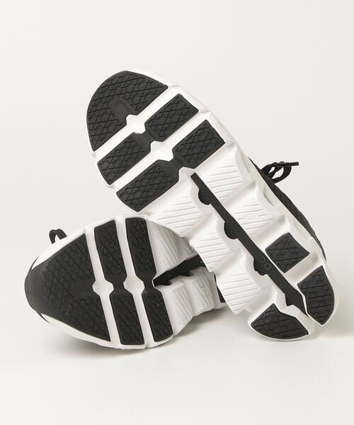 On（オン）の「オン ON Cloudswift 4（スニーカー・レディース・ブラック×ホワイト・23.0cm/23.5cm/24.0cm/24.5cm/25.0cm）」の3枚目の写真