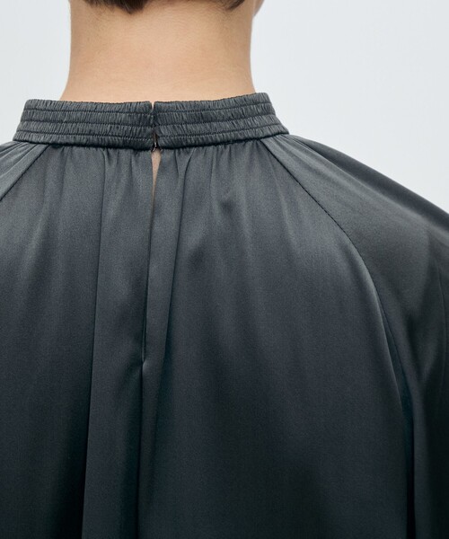 ウォッシャブルシルク シャーリングカラーブラウス（シャツ