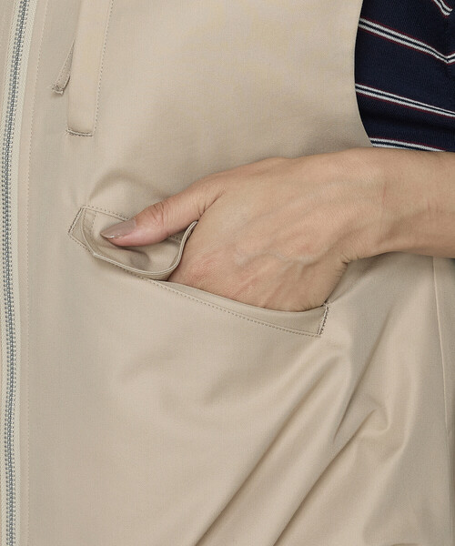 K.T KIYOKO TAKASE（キヨコタカセ）の「ツイル撥水 ベスト（ベスト・レディース・ベージュ/カーキ・FREE）」の18枚目の写真