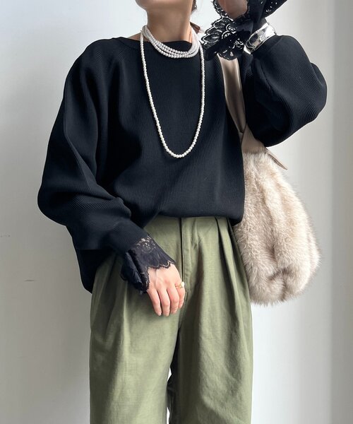 DouDou（ドゥドゥ）の「ストレッチヤーン片畦ポンチョニット（ニット/セーター・レディース・ブラック/オフホワイト/レッド/ベージュ・FREE）」の3枚目の写真