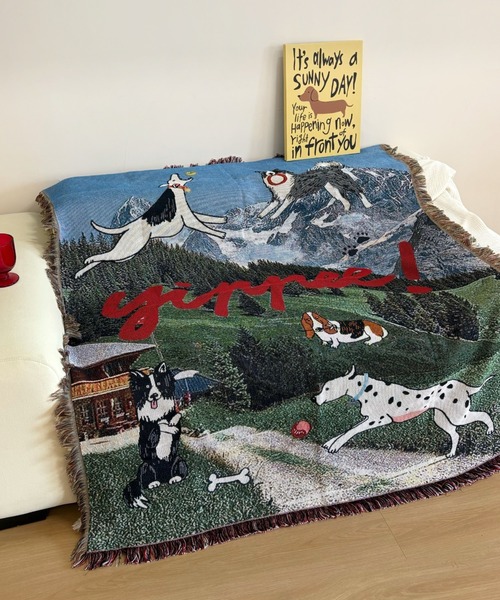 Made in I（メイドインアイ）の「Dog Paradise Tapestry Blanket