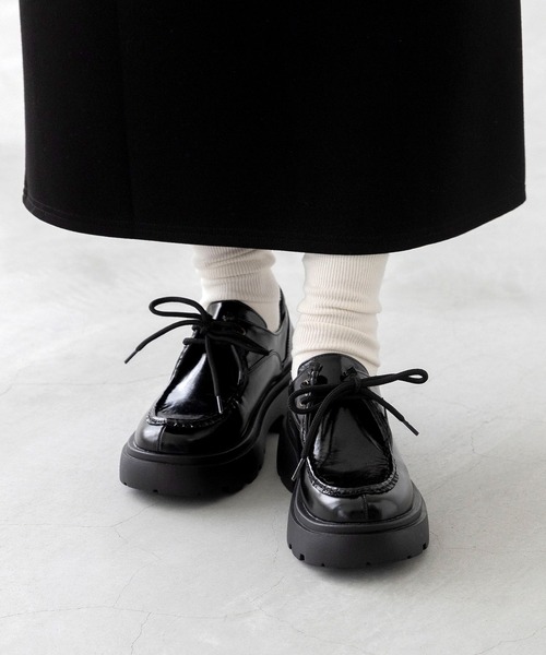 オイルレザー調 レースアップ シューズ（ローファー）｜menue（メヌエ