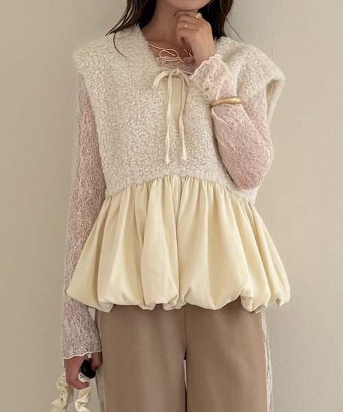 junoah(ジュノア)の「前後2wayボアバルーンペプラムベスト(ベスト・レディース・ベージュ/アイボリー/ブラック・MEDIUM/LARGE/SMALL)」の2枚目の写真