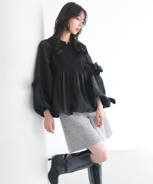 RUIRUE BOUTIQUE(ルイルエブティック)の「洗える ストレッチ | アシンメトリー リボン バルーン トップス | レディース ブラウス 体型カバー 長袖 オフィスカジュアル きれいめ シャツ(シャツ/ブラウス・レディース・ブラック/グレイッシュベージュ/ネイビー・S/M/L/LL)」の10枚目の写真