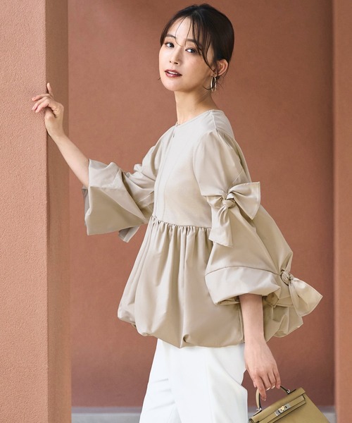 RUIRUE BOUTIQUE(ルイルエブティック)の「洗える ストレッチ | アシンメトリー リボン バルーン トップス | レディース ブラウス 体型カバー 長袖 オフィスカジュアル きれいめ シャツ(シャツ/ブラウス・レディース・ブラック/グレイッシュベージュ/ネイビー・S/M/L/LL)」の11枚目の写真