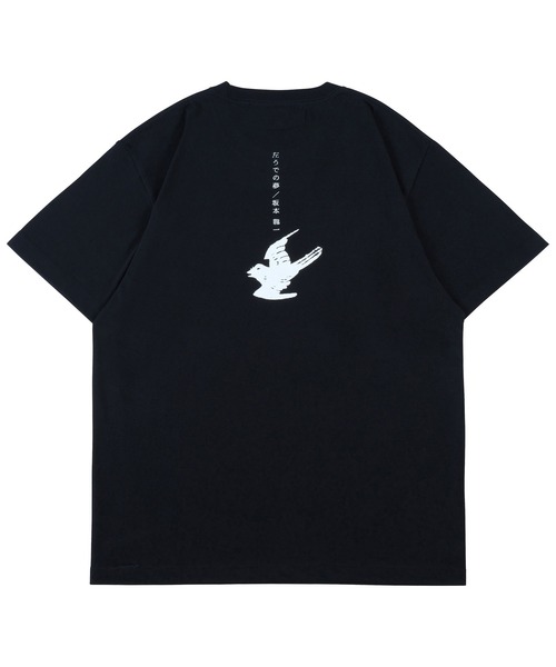 MEDICOM TOY(メディコムトイ)の「MLE 坂本龍一 「左うでの夢」 TEE(Tシャツ/カットソー・メンズ・ブラック・MEDIUM/LARGE/X-LARGE/SMALL)」の2枚目の写真