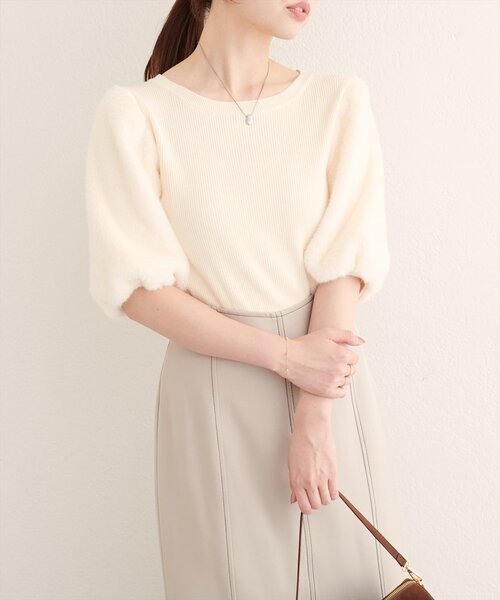 natural couture(ナチュラルクチュール)の「袖ファー切替リブニットプルオーバー(ニット/セーター・レディース・ブラウン/ベージュ/アイボリー・FREE)」の6枚目の写真