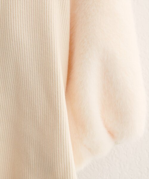 natural couture(ナチュラルクチュール)の「袖ファー切替リブニットプルオーバー(ニット/セーター・レディース・ブラウン/ベージュ/アイボリー・FREE)」の18枚目の写真