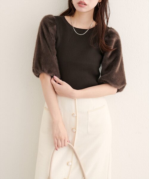 natural couture(ナチュラルクチュール)の「袖ファー切替リブニットプルオーバー(ニット/セーター・レディース・ブラウン/ベージュ/アイボリー・FREE)」の21枚目の写真