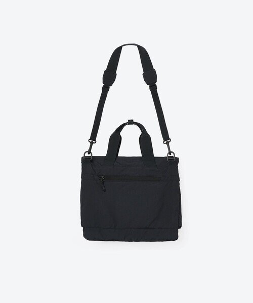 AIGLE（エーグル）の「撥水リサイクルナイロン 2way ショルダートートバッグ RP（トートバッグ・レディース・ブラック・FREE）」の4枚目の写真