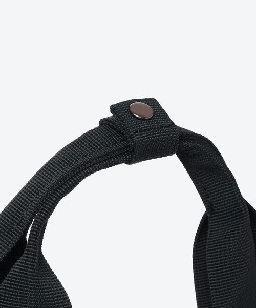 AIGLE（エーグル）の「撥水リサイクルナイロン 2way ショルダートートバッグ RP（トートバッグ・レディース・ブラック・FREE）」の5枚目の写真