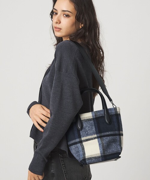 green label relaxing（グリーンレーベルリラクシング）の「2WAY クロスチェック トートバッグ（トートバッグ・レディース・レッド/ライム/ロイヤルブルー/コバルトブルー・FREE）」の3枚目の写真