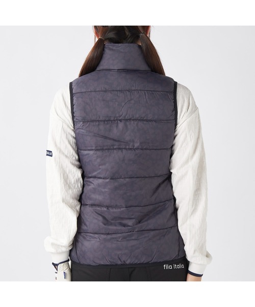 FILA GOLF(フィラゴルフ )の「FILA GOLF フィラゴルフ ゴルフウェア ワンポイント ロゴ 軽量 撥水 中綿入り フルジップ ハイネック ライトダウンベスト(ダウンベスト・レディース・オフホワイト/ブラック・LL/L/M)」の15枚目の写真