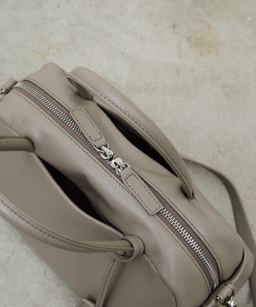 GALLARDAGALANTE（ガリャルダガランテ）の「【2.718】ミニマルMIDIボストンバッグ（ボストンバッグ・レディース・ブラック/グレイッシュベージュ・FREE）」の7枚目の写真