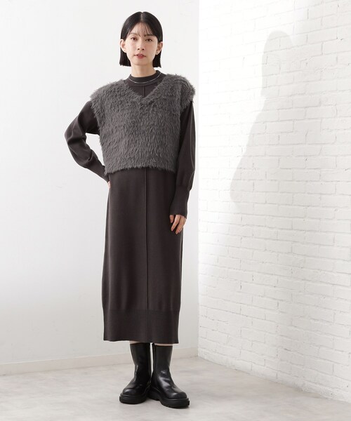 THE SHOP TK (ザ ショップ ティーケー )の「優秀ふわふわベスト&ニットワンピース【毛玉になりにくい/静電気防止/洗える】(ワンピース・レディース・ナチュラル/スミクロ・13/12)」の1枚目の写真