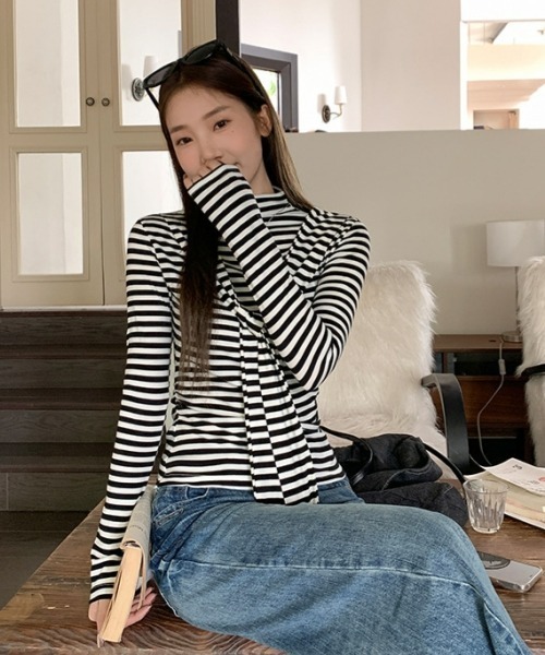 gossip!ロサンゼルス(ゴシップロサンゼルス)の「【Y2Kガーリー】レトロスタンドカラープルオーバー長袖Tシャツ(Tシャツ/カットソー・レディース・ブラウン/ブラック・FREE)」の4枚目の写真