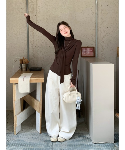 gossip!ロサンゼルス(ゴシップロサンゼルス)の「【Y2Kガーリー】レトロスタンドカラープルオーバー長袖Tシャツ(Tシャツ/カットソー・レディース・ブラウン/ブラック・FREE)」の11枚目の写真