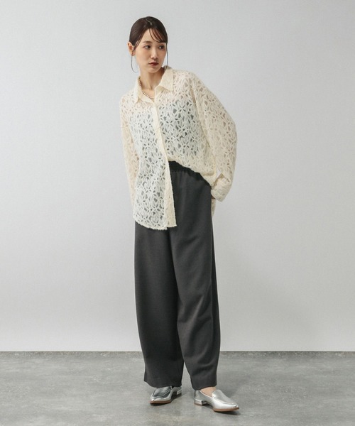 GLOBAL WORK(グローバルワーク)の「起毛フラワーレースシャツ/603586(シャツ/ブラウス・レディース・ブラック/ホワイト・LARGE/MEDIUM)」の4枚目の写真