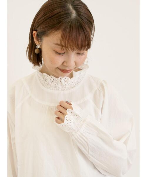 Samansa Mos2(サマンサ モスモス)の「スカラップレースブラウス(シャツ/ブラウス・レディース・オフホワイト/チャコールグレー/ベージュ/キナリ・F)」の11枚目の写真