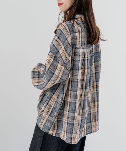 refinedworks(リファインドワークス)の「【refinedworks】シーズンムード高まる チェック柄タックシャツ!(シャツ/ブラウス・レディース・ブラウン/ブラック・FREE)」の21枚目の写真